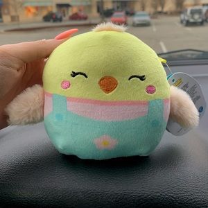 Aimee the chick Squishmallow💛